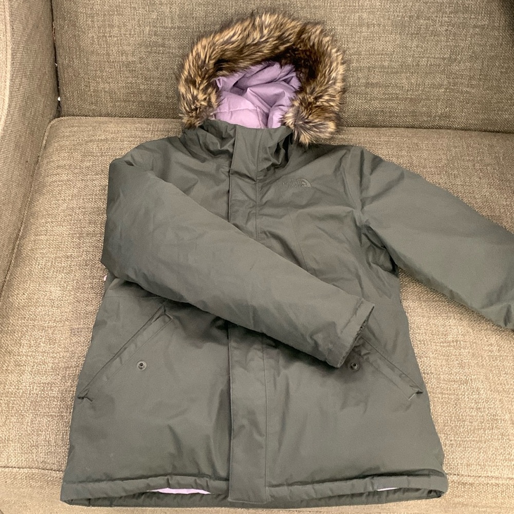 used girls north face jacket in good condition